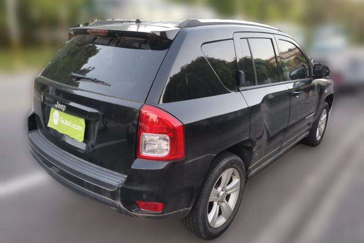 Used Jeep Compass 2012 2.4L four-wheel-drive sport version Rear Right 45 Deg