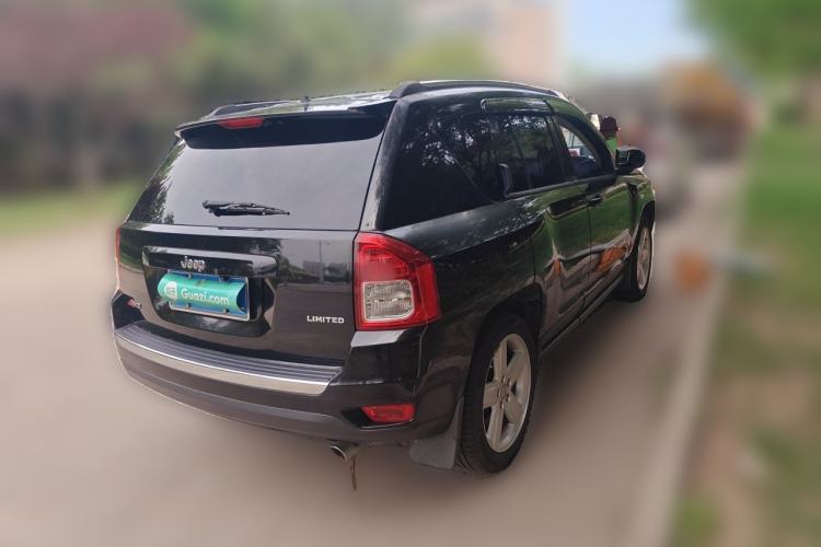 Used Jeep Compass 2012 2.4L four-wheel drive luxury version Rear Right 45 Deg