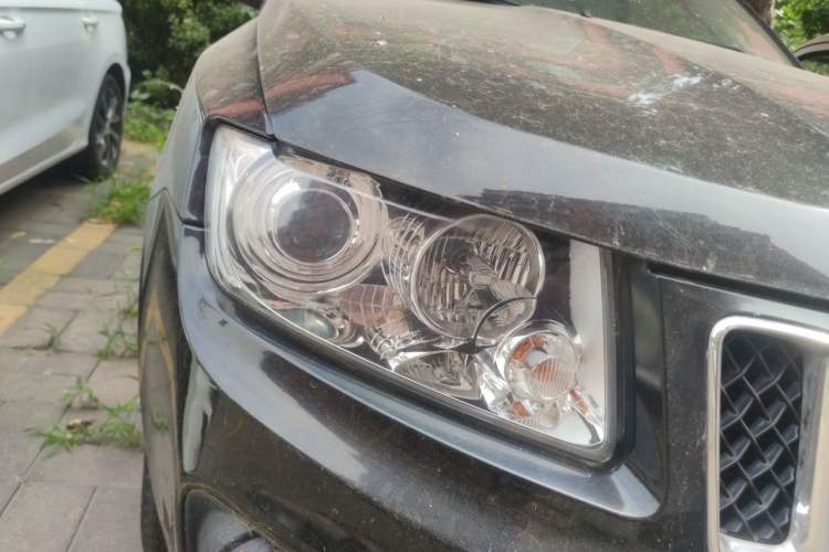 Used Jeep Compass 2012 2.0L two-wheel drive sport version Right Front Headlight