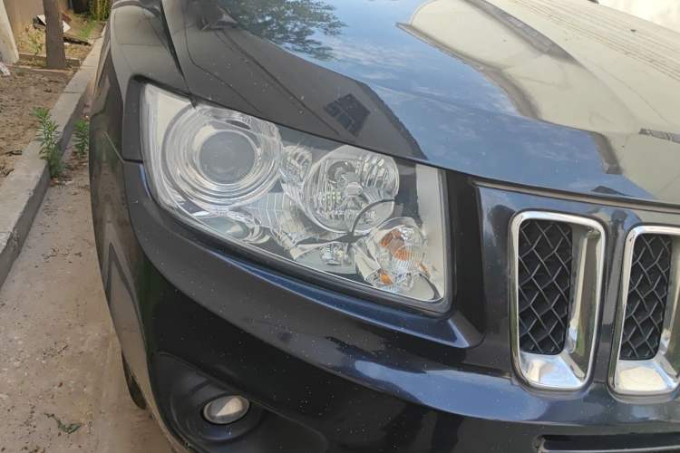 Used Jeep Compass 2012 2.0L two-wheel drive luxury version Right Front Headlight