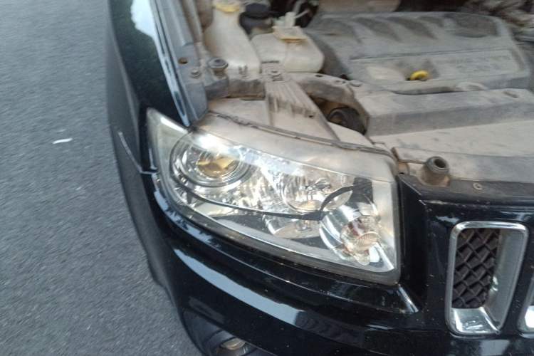 Used Jeep Compass 2012 2.0L two-wheel drive sport version Right Front Headlight