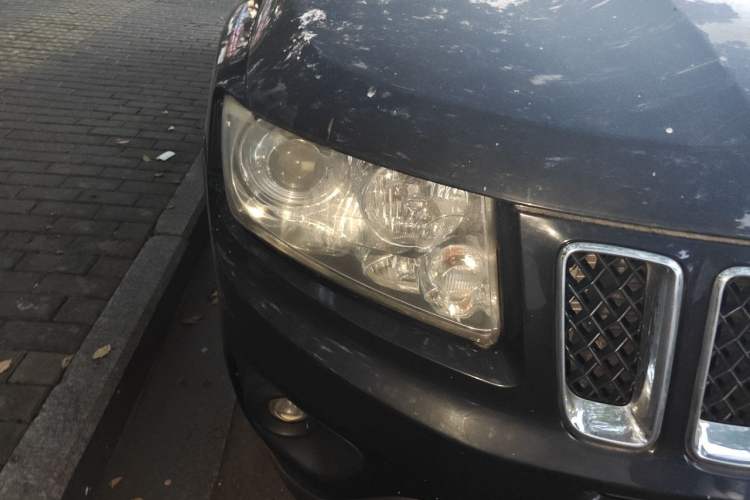 Used Jeep Compass 2012 2.0L two-wheel drive sport version Right Front Headlight