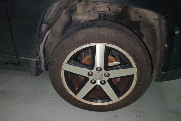 Used Jeep Compass  Right Front Wheel Hub
