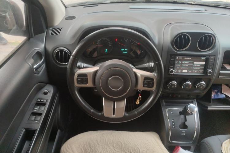 Used Jeep Compass 2012 2.0L two-wheel drive sport version Steering Wheel