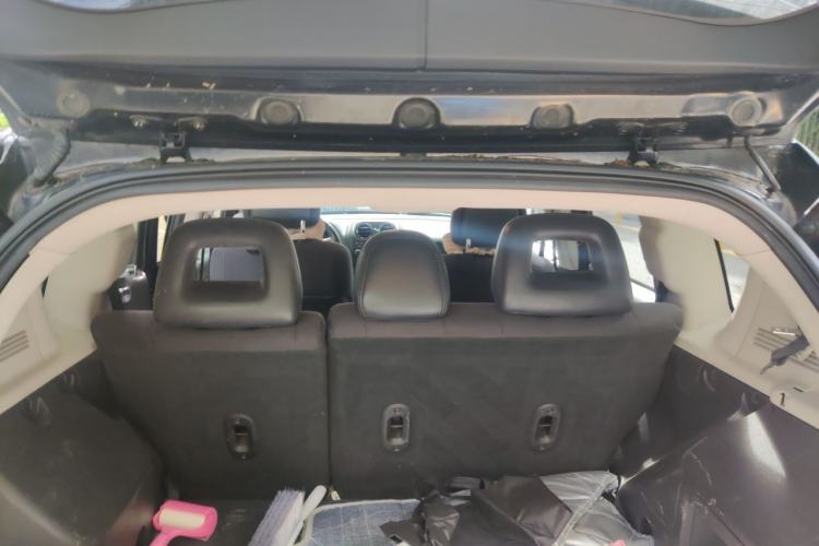 Used Jeep Compass 2012 2.4L four-wheel-drive sport version Trunk