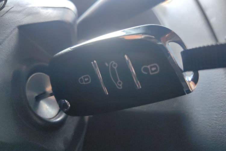 Used Jeep Compass 2012 2.4L four-wheel drive luxury navigation version Vehicle Key