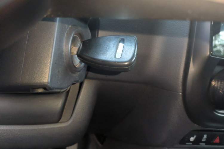 Used Jeep Compass 2012 2.4L four-wheel drive luxury navigation version Vehicle Key