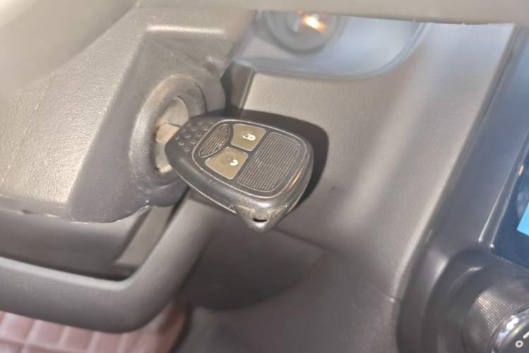 Used Jeep Compass 2012 2.0L two-wheel drive sport version Vehicle Key