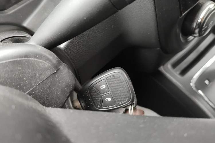 Used Jeep Compass 2012 2.0L two-wheel drive luxury version Vehicle Key