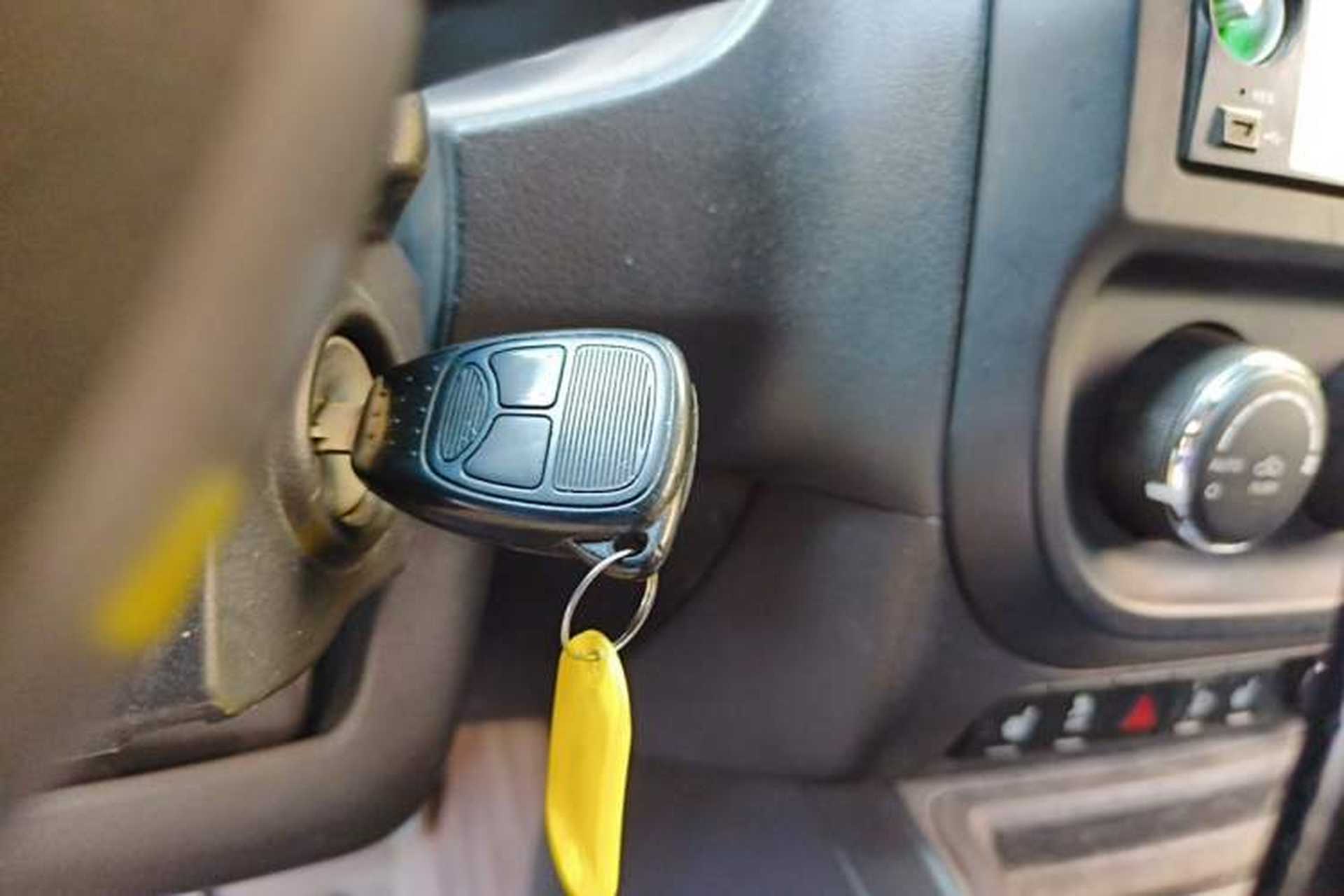 Used Jeep Compass 2012 2.0L two-wheel drive luxury version Vehicle Key