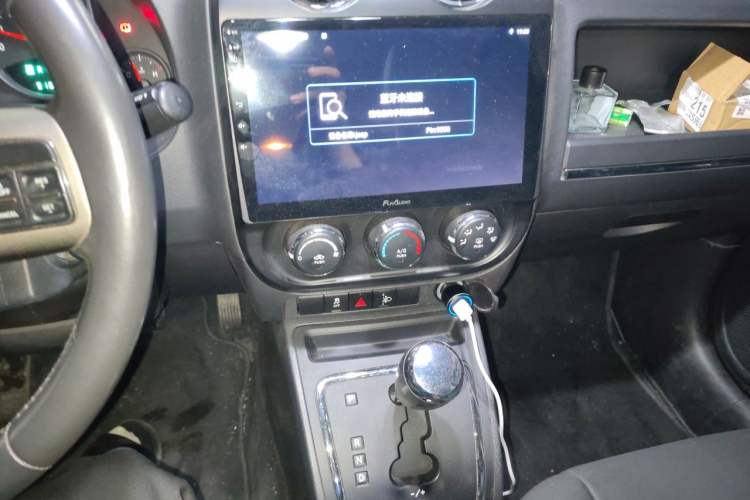 Used Jeep Compass 2012 2.0L two-wheel drive sport version Audio And AC Panel