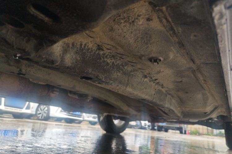 Used Jeep Compass 2012 2.4L four-wheel-drive sport version Chassis Front Left