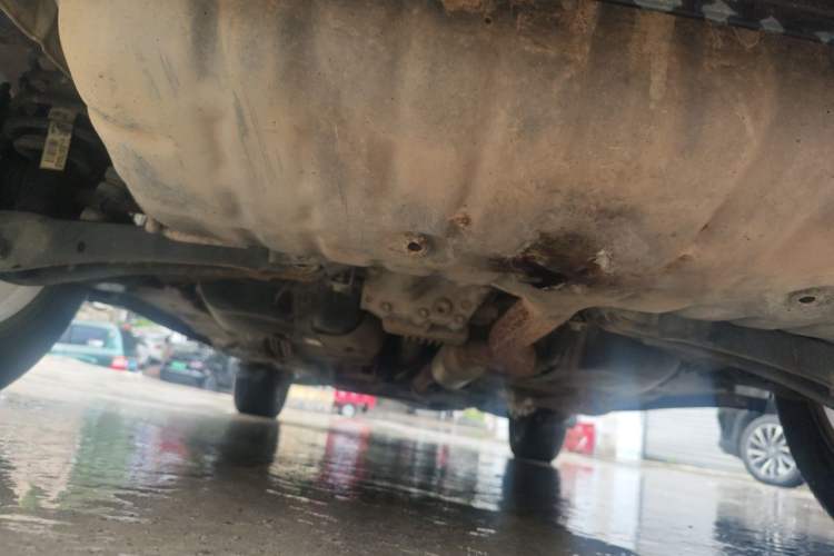 Used Jeep Compass 2012 2.4L four-wheel-drive sport version Chassis Rear
