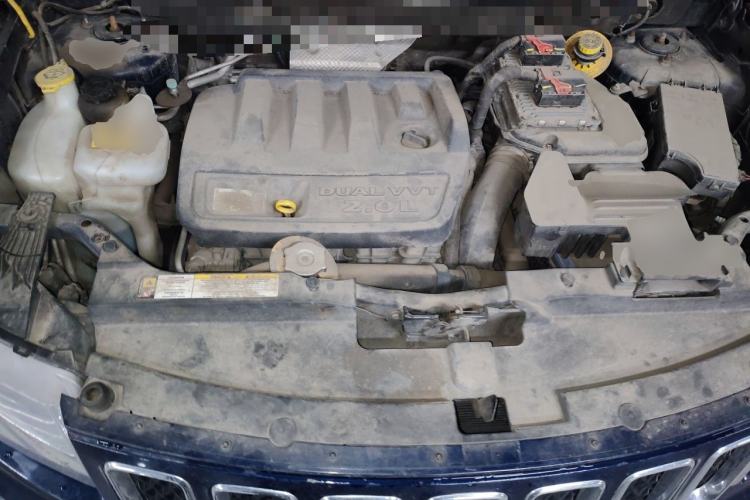 Used Jeep Compass 2012 2.0L two-wheel drive sport version Engine Bay