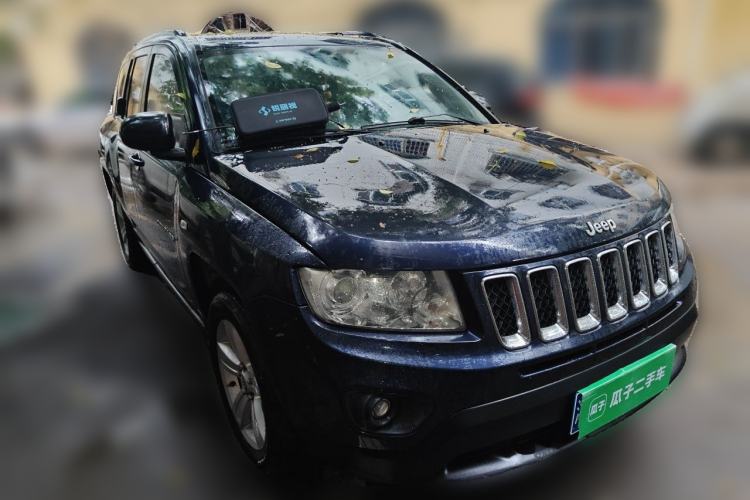 Used Jeep Compass 2012 2.4L four-wheel-drive sport version Front Right 45 Deg