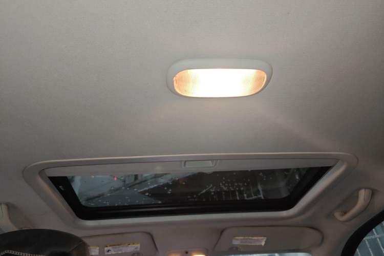 Used Jeep Compass 2012 2.4L four-wheel-drive sport version Headliner