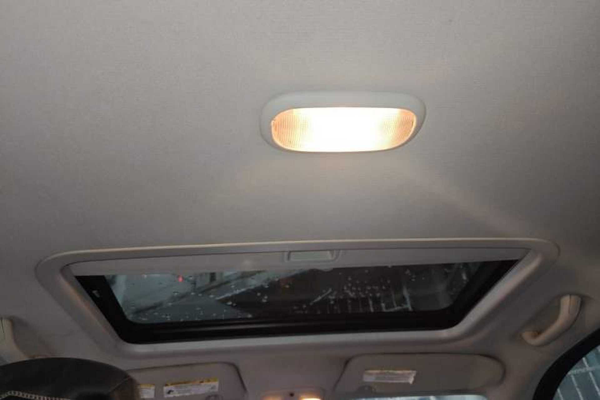 Used Jeep Compass 2012 2.4L four-wheel-drive sport version Headliner