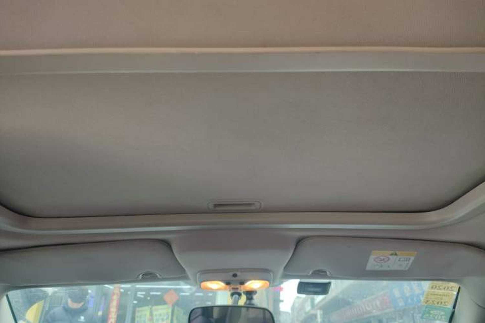 Used Jeep Compass 2012 2.4L four-wheel drive luxury version Headliner
