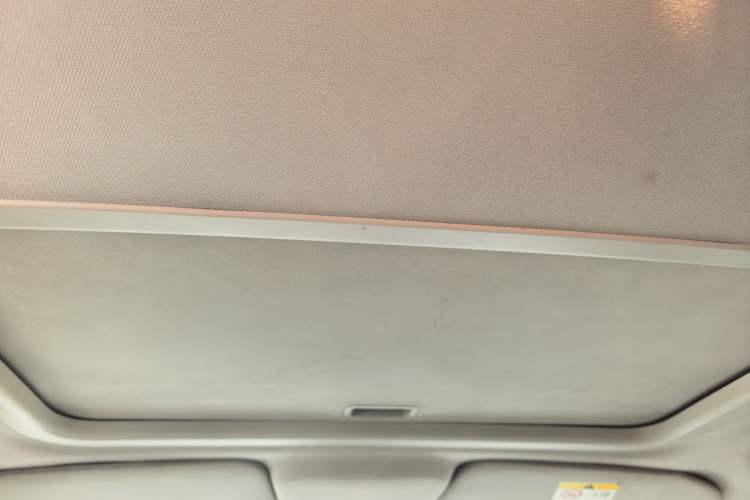 Used Jeep Compass 2012 2.4L Four-Wheel Drive Urban Edition Headliner
