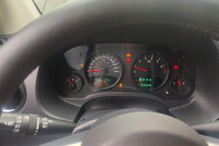 Used Jeep Compass 2012 2.4L four-wheel-drive sport version Instrument Cluster