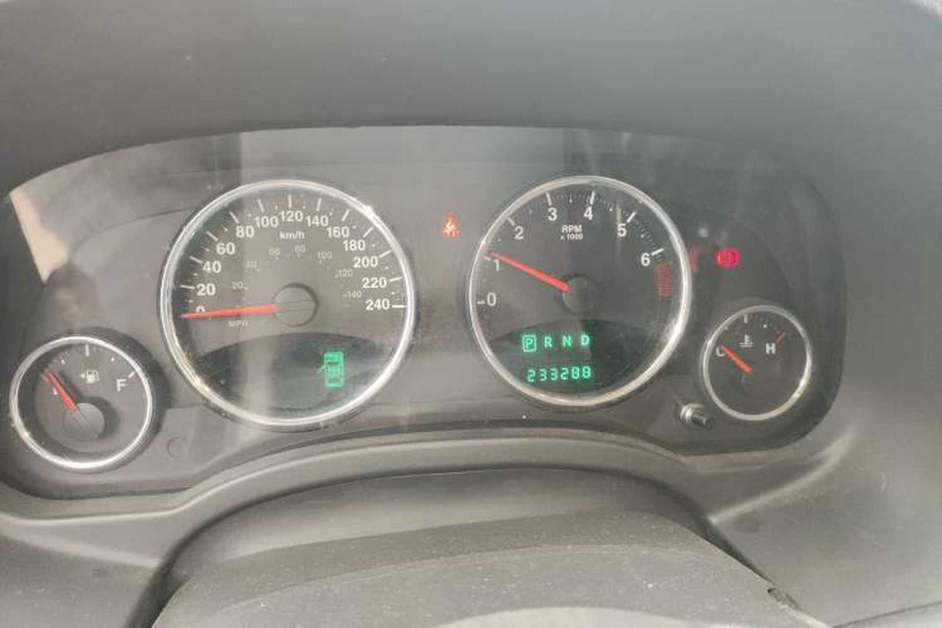 Used Jeep Compass 2012 2.4L four-wheel drive luxury version Instrument Cluster