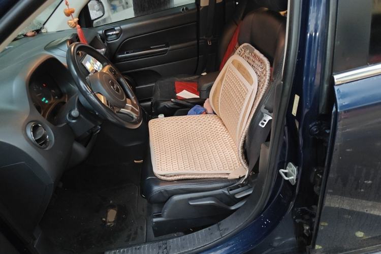 Used Jeep Compass 2012 2.4L four-wheel-drive sport version Left Front Seat