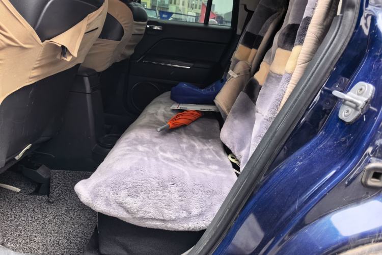 Used Jeep Compass 2012 2.4L Four-Wheel Drive Urban Edition Left Rear Seat