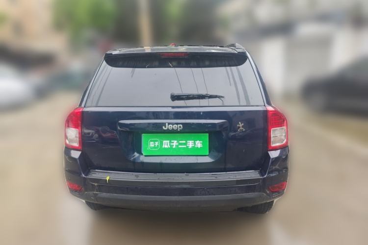 Used Jeep Compass 2012 2.4L four-wheel-drive sport version Rear