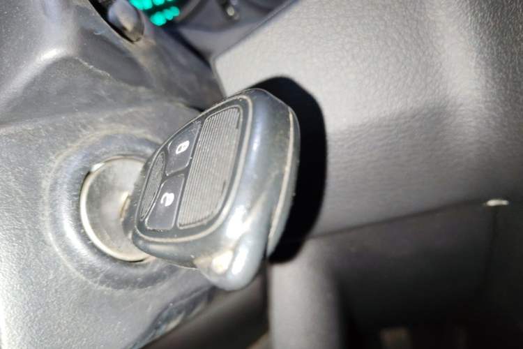 Used Jeep Compass 2012 2.0L two-wheel drive sport version Vehicle Key
