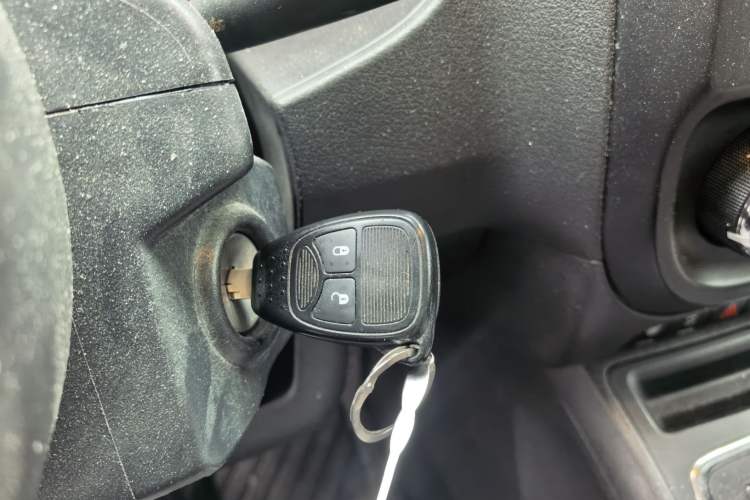 Used Jeep Compass 2012 2.4L Four-Wheel Drive Urban Edition Vehicle Key