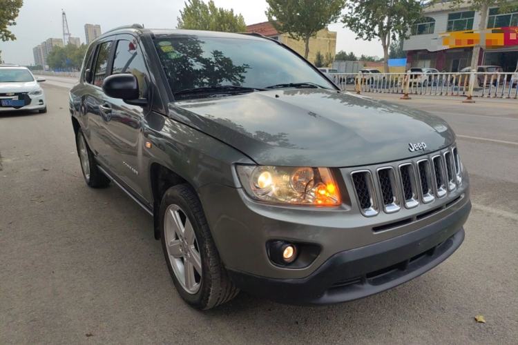 Used Jeep Compass 2012 2.4L Four-Wheel Drive Urban Edition Front Right 45 Deg