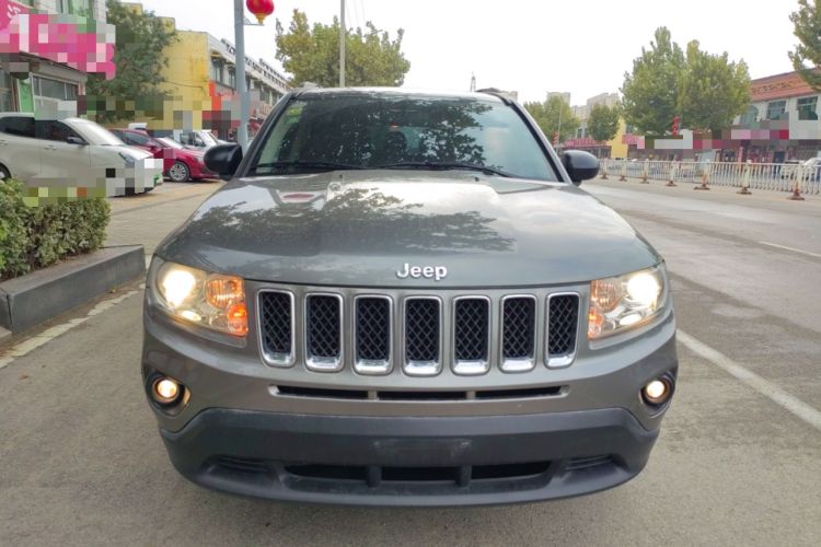 Used Jeep Compass 2012 2.4L Four-Wheel Drive Urban Edition Front