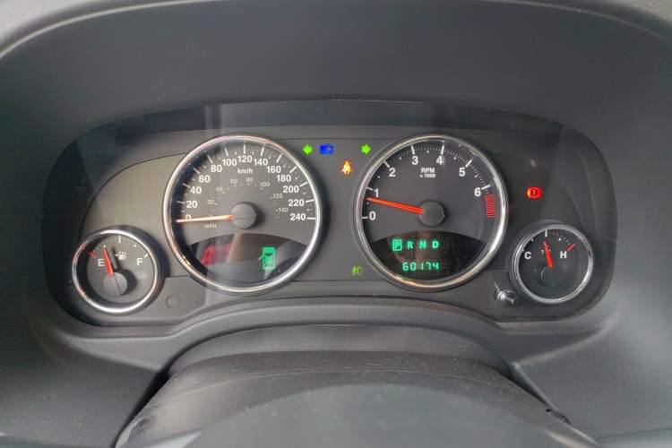 Used Jeep Compass 2012 2.4L Four-Wheel Drive Urban Edition Instrument Cluster