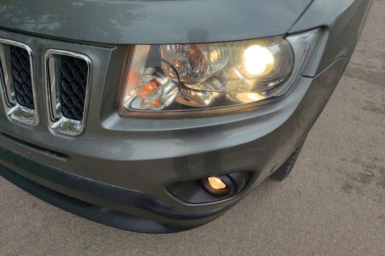 Used Jeep Compass 2012 2.4L Four-Wheel Drive Urban Edition Left Front Headlight