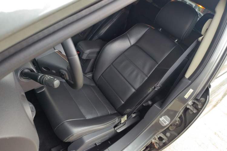 Used Jeep Compass 2012 2.4L Four-Wheel Drive Urban Edition Left Front Seat
