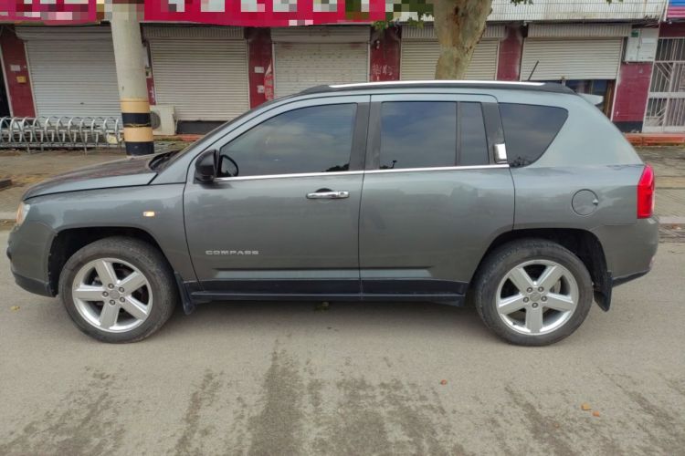 Used Jeep Compass 2012 2.4L Four-Wheel Drive Urban Edition Left Side