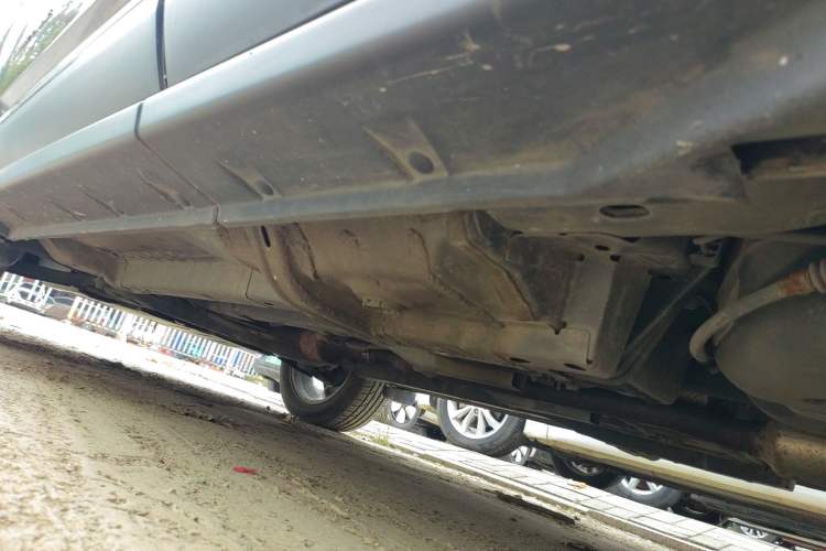 Used Jeep Compass 2012 2.4L Four-Wheel Drive Urban Edition Left Side Sill