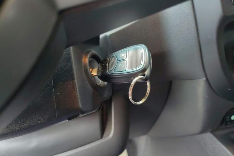 Used Jeep Compass 2012 2.4L Four-Wheel Drive Urban Edition Vehicle Key