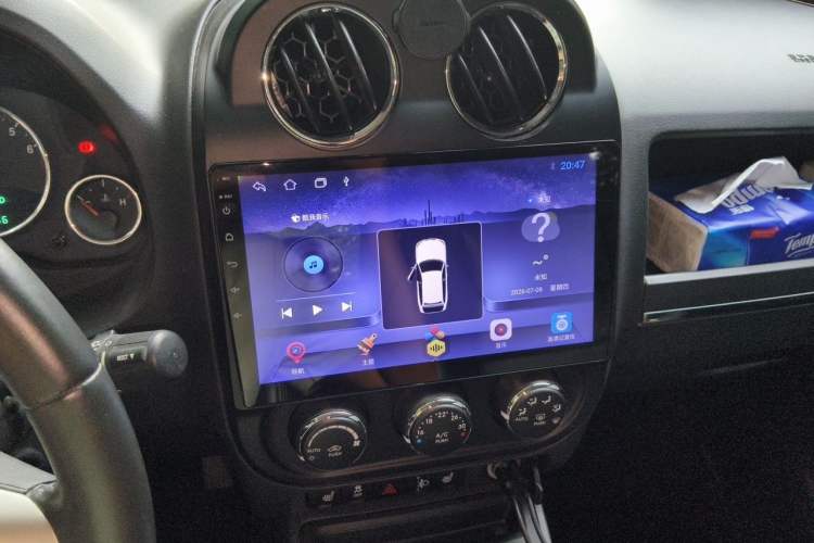 Used Jeep Compass 2012 2.4L four-wheel drive luxury version Audio And AC Panel