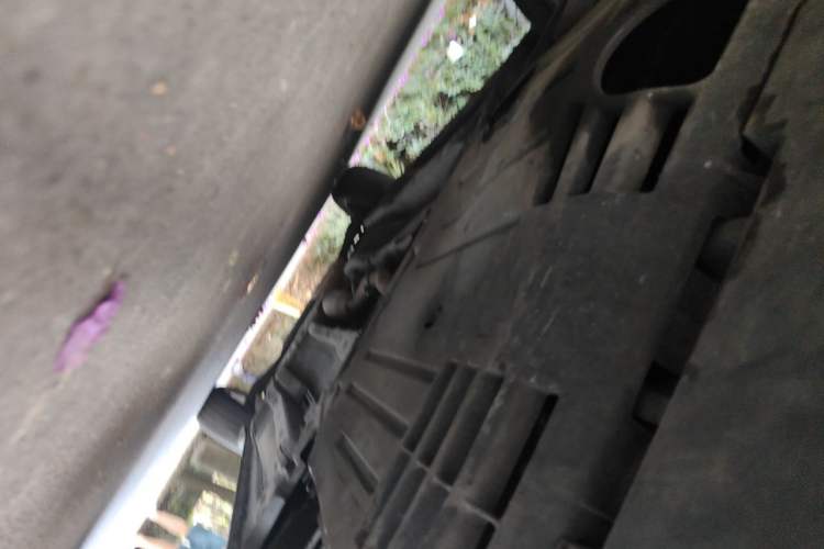 Used Jeep Compass 2012 2.0L two-wheel drive luxury version Chassis Front