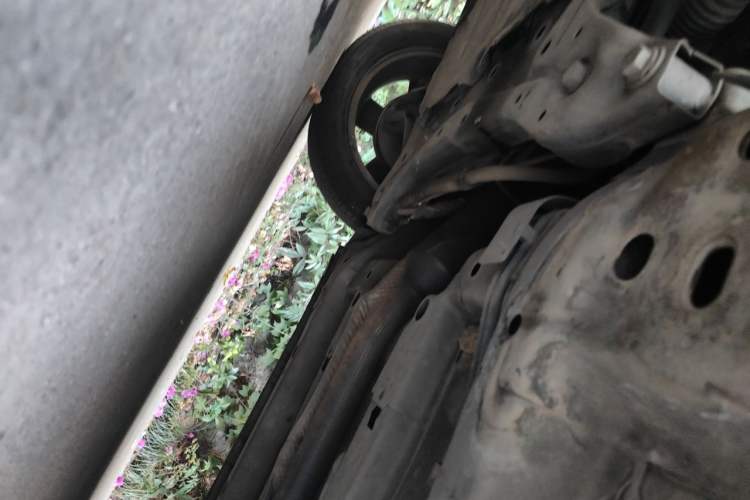 Used Jeep Compass 2012 2.0L two-wheel drive luxury version Chassis Front Left