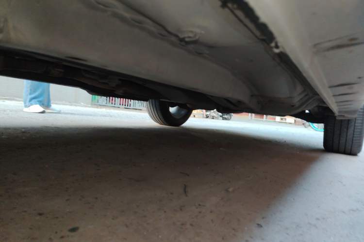 Used Jeep Compass 2012 2.4L four-wheel drive luxury version Chassis Front Left
