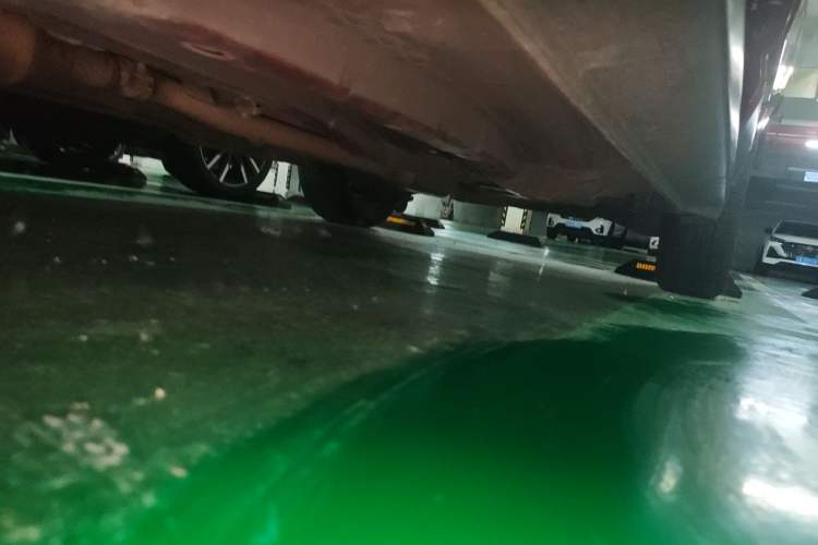 Used Jeep Compass 2012 2.4L four-wheel-drive sport version Chassis Front Left
