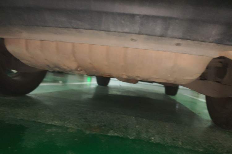 Used Jeep Compass 2012 2.4L four-wheel-drive sport version Chassis Rear