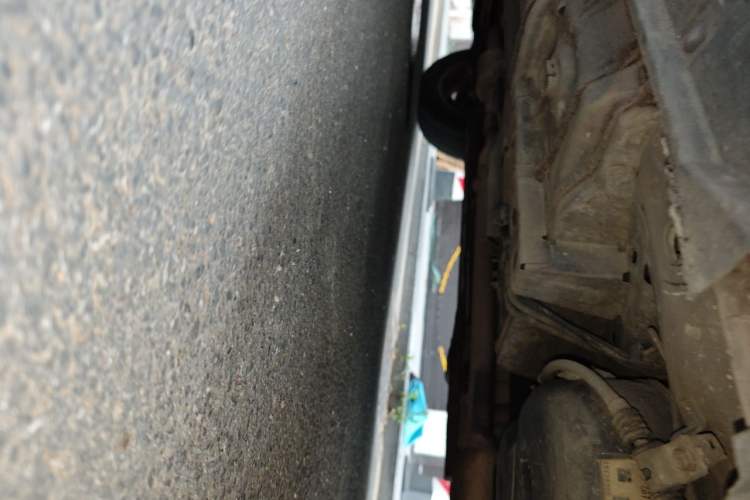 Used Jeep Compass 2012 2.4L four-wheel-drive sport version Chassis Rear Left