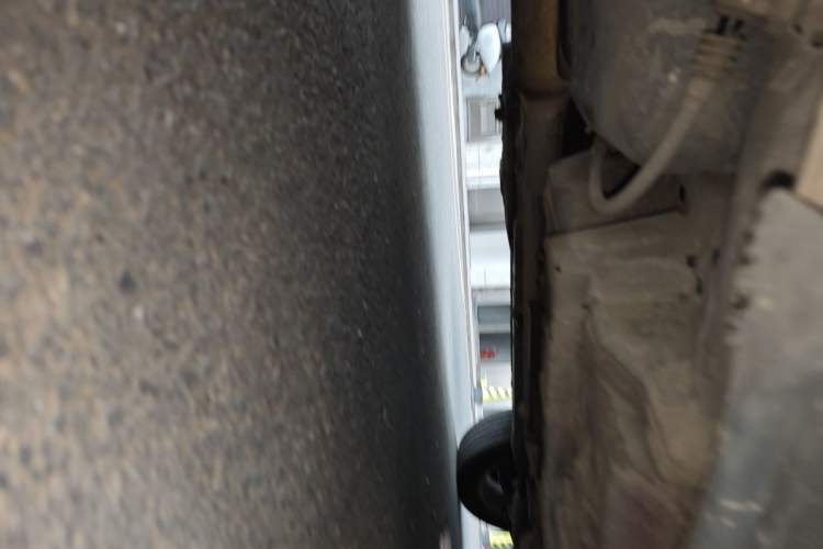 Used Jeep Compass 2012 2.4L four-wheel-drive sport version Chassis Rear Right
