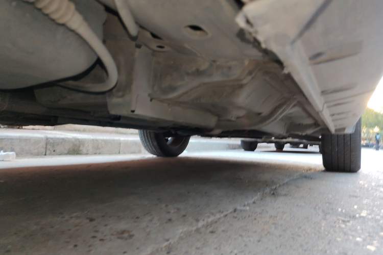 Used Jeep Compass 2012 2.4L four-wheel drive luxury version Chassis Rear Right