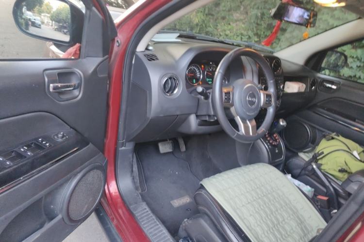 Used Jeep Compass 2012 2.0L two-wheel drive luxury version Driver Seat