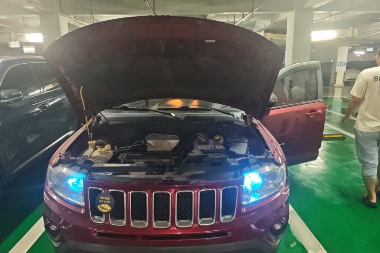 Used Jeep Compass 2012 2.4L four-wheel-drive sport version Engine Bay