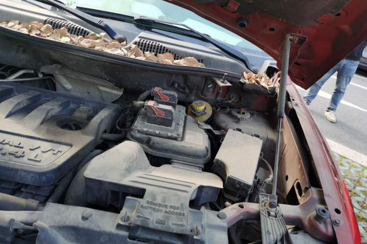 Used Jeep Compass 2012 2.4L Four-Wheel Drive Urban Edition Engine Bay Left